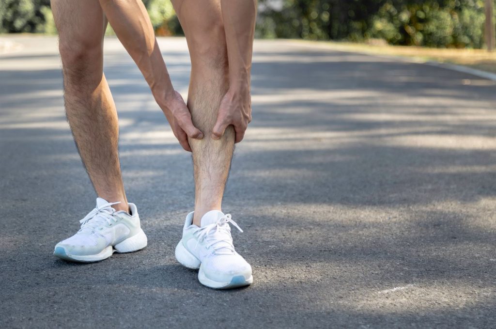 Signs and symptoms of shin splints. Straits Podiatry