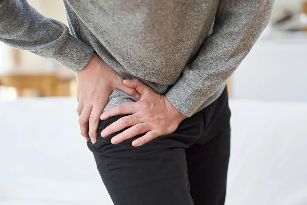 Hip Labral Tear Symptoms, Causes, and Treatment