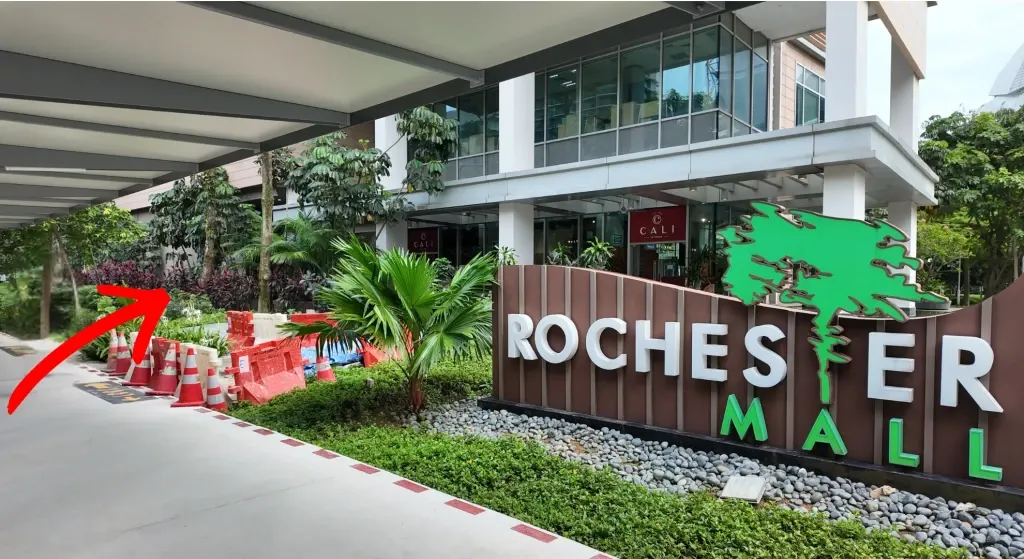 Keep going past the Rochester Mall signage and turn left into Park Avenue Rochester Hotel.
